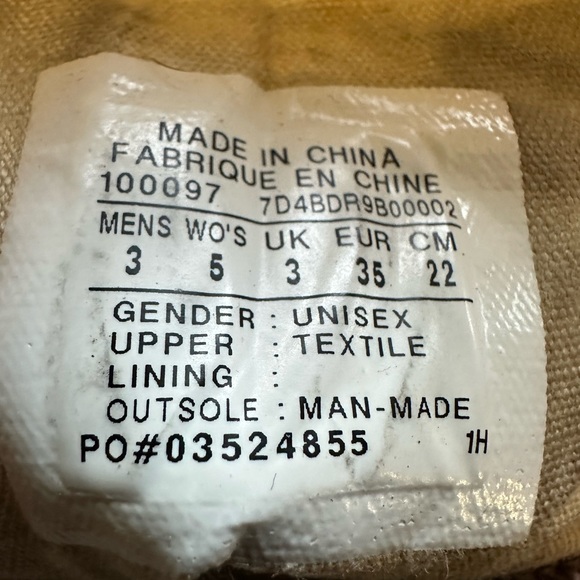 Super cute Converse - Picture 3 of 3